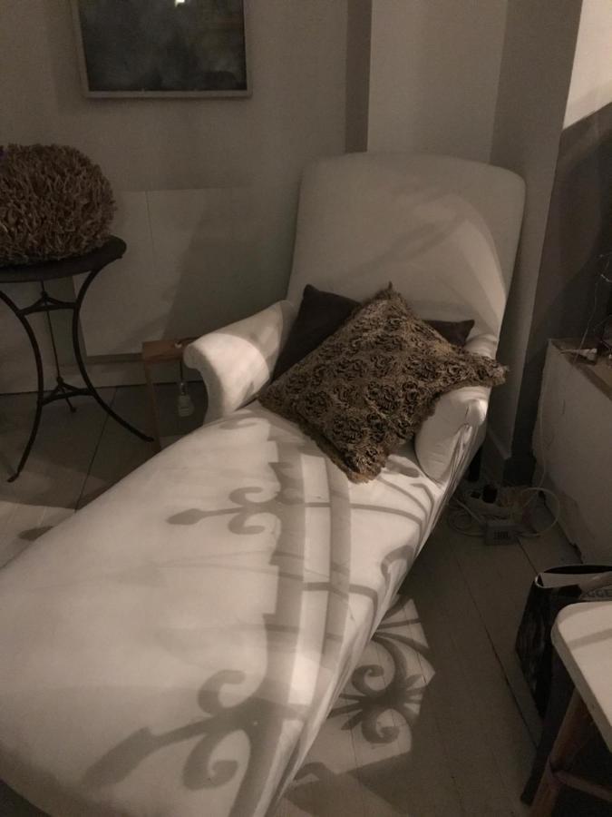 La Maison Sur La Place Penne-dʼAgenais Esterno foto