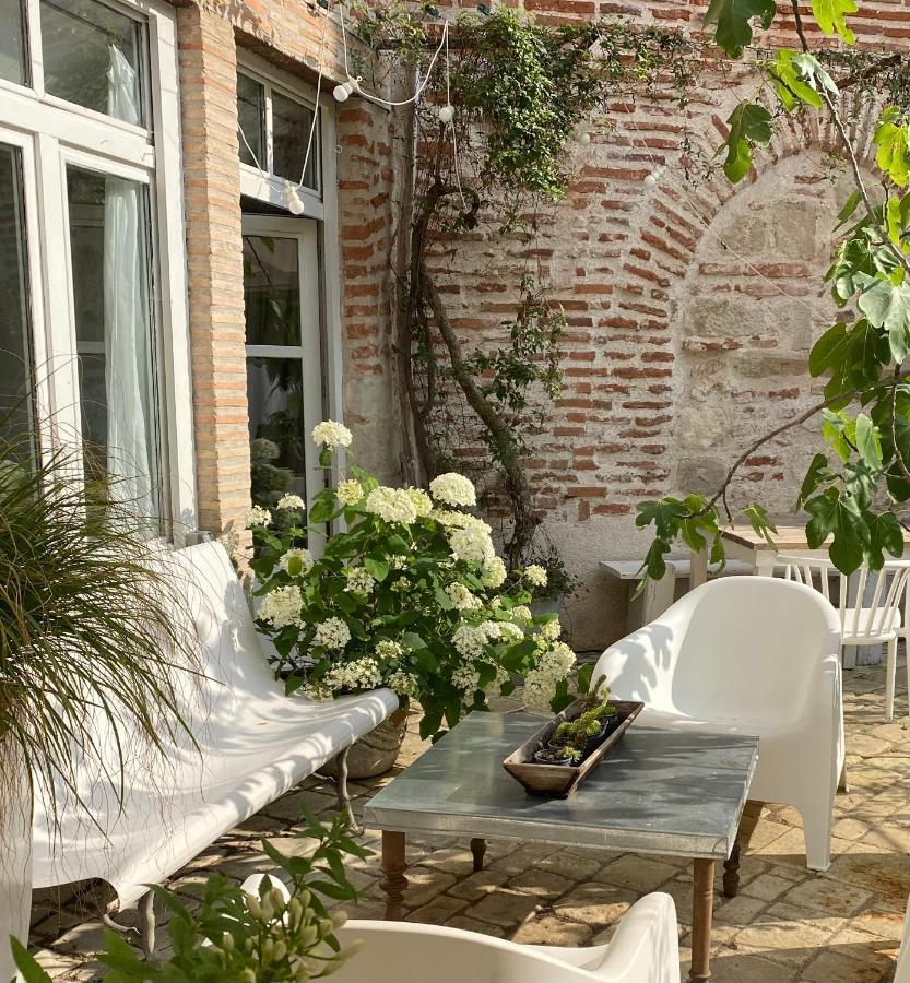La Maison Sur La Place Penne-dʼAgenais Esterno foto