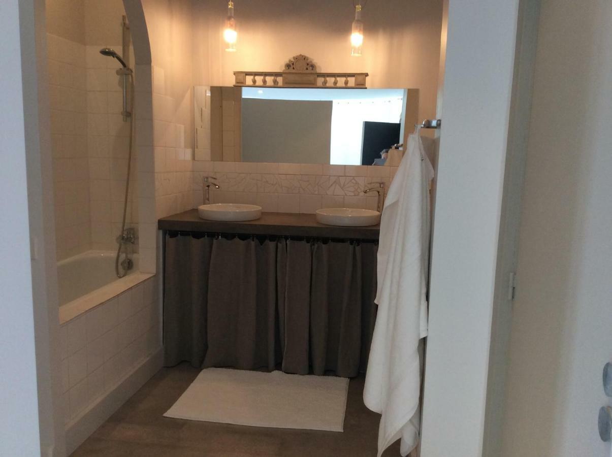 La Maison Sur La Place Penne-dʼAgenais Esterno foto